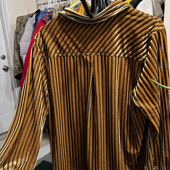 Velvet button down size L Gold with black pin stripes - Picture 3 of 4